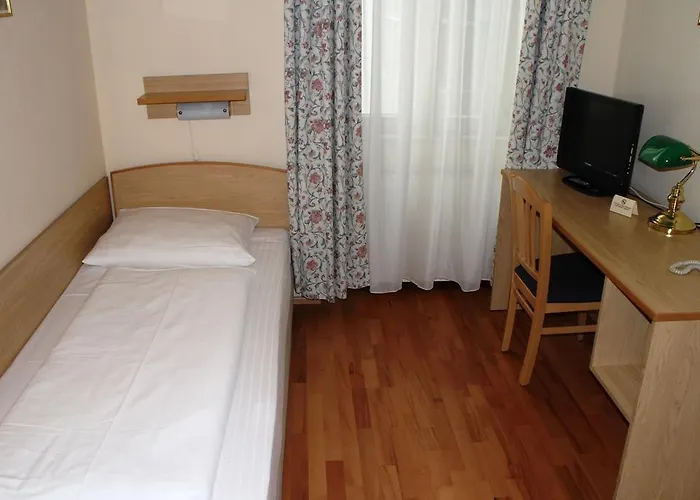 Graf Stadion Hotel