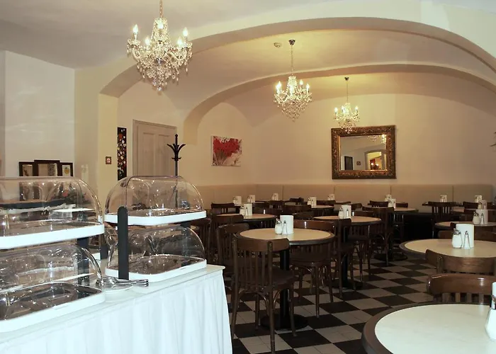 Graf Stadion Hotel 3*