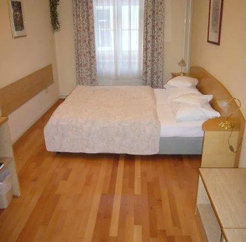 Graf Stadion Hotel 3*