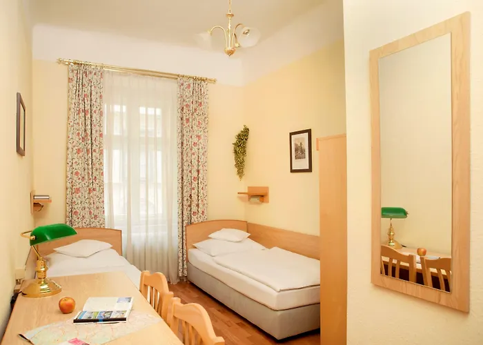Hotel Graf Stadion 3*