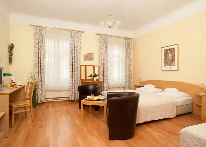 Graf Stadion Hotel 3*