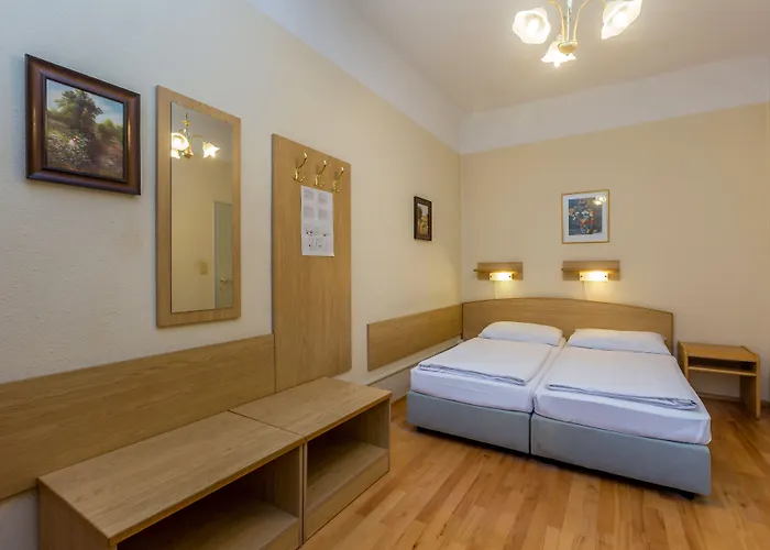 Graf Stadion Hotel 3*