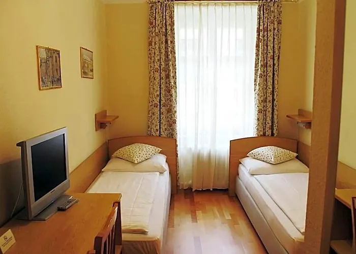 Graf Stadion Hotel 3*