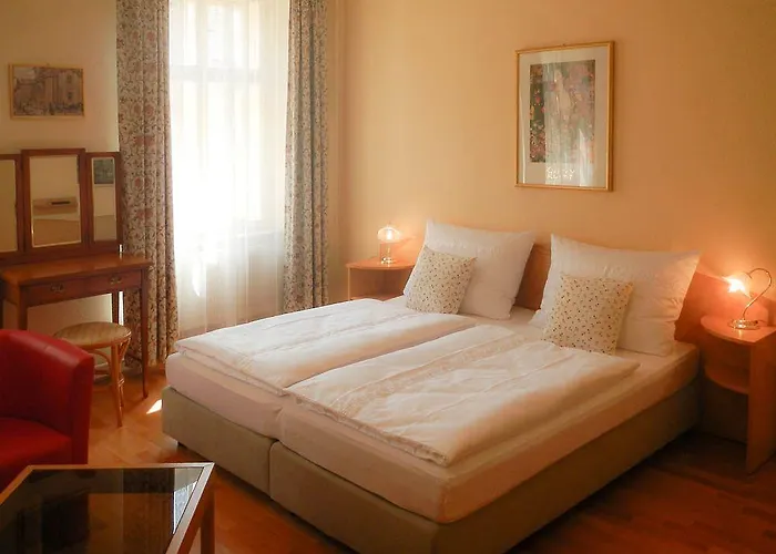 Graf Stadion Hotel 3*