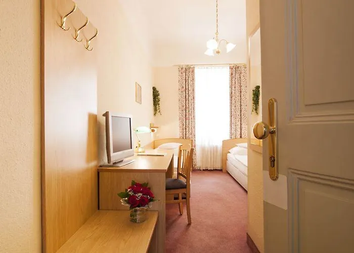 Graf Stadion Hotel 3*